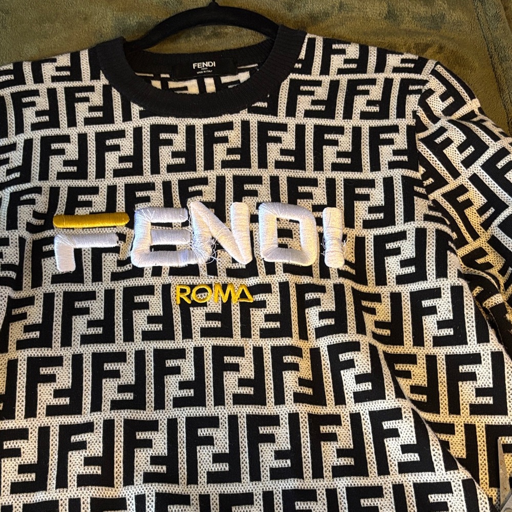 Fendi Black and White Patterned sweater for women